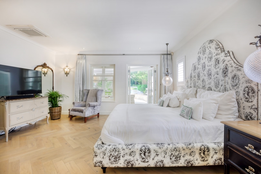 5 Bedroom Property for Sale in Constantia Western Cape